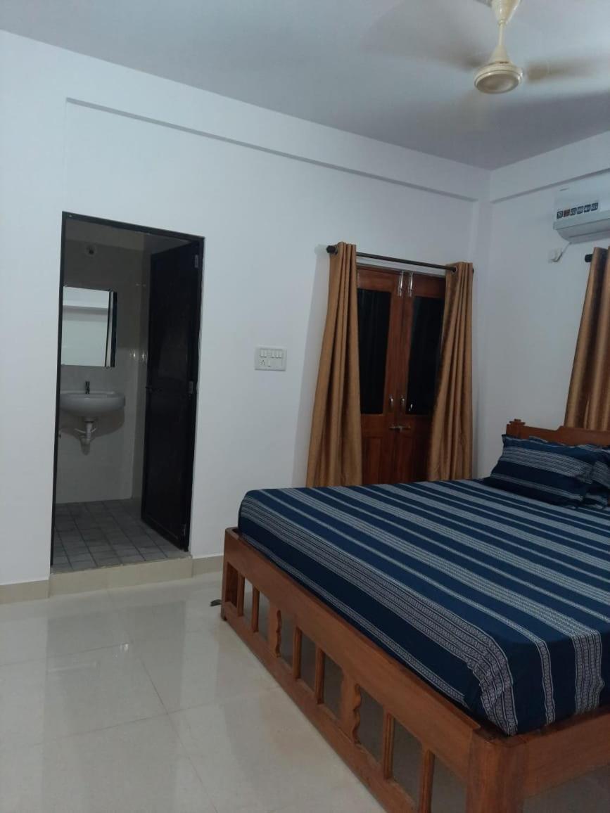 Esha Apartment Calangute Szoba fotó